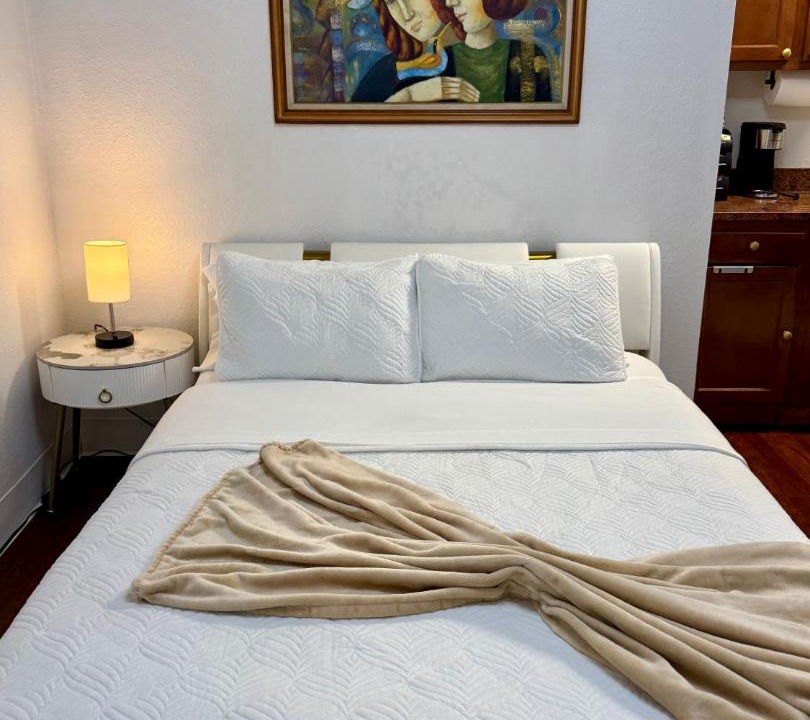 Photo of Bedroom in Azalea Park