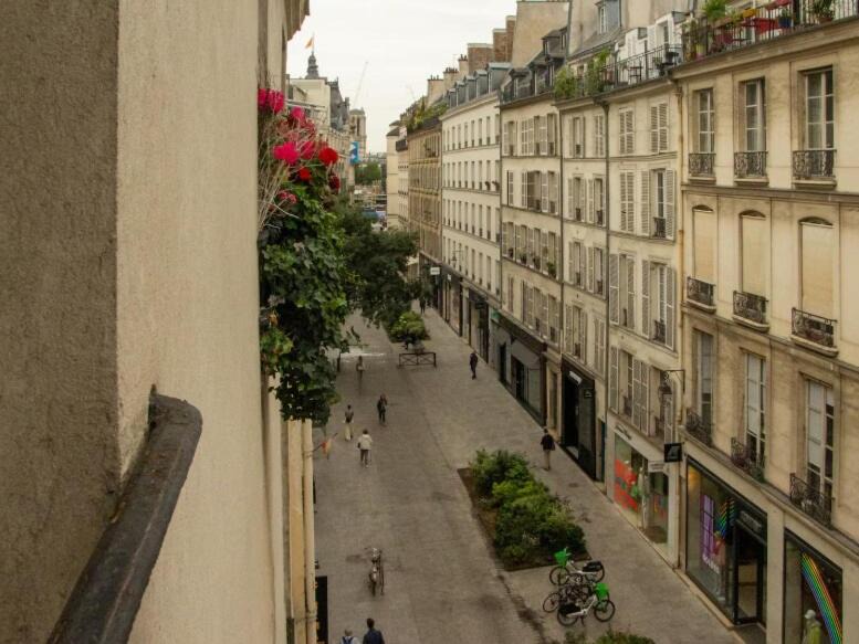 Photo of Others in Saint-Merri