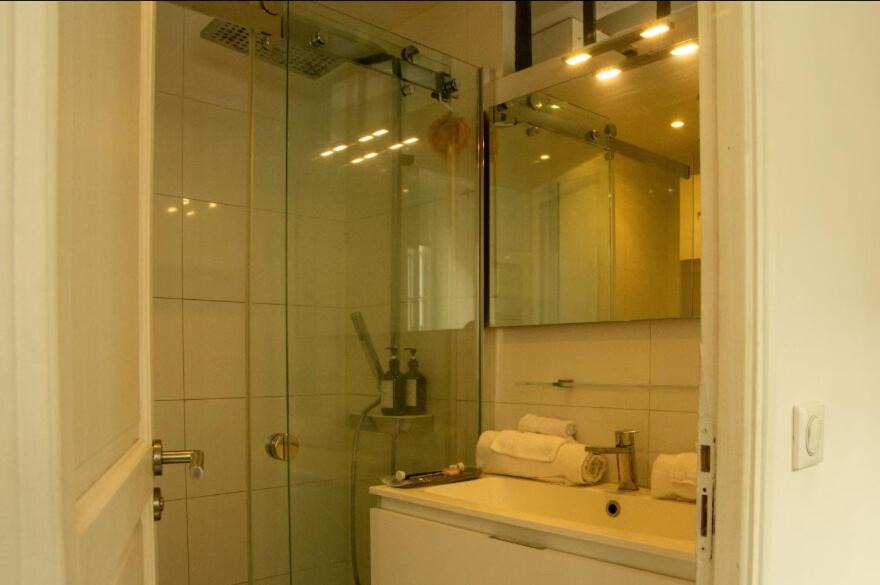 Photo of Bathroom in Saint-Merri