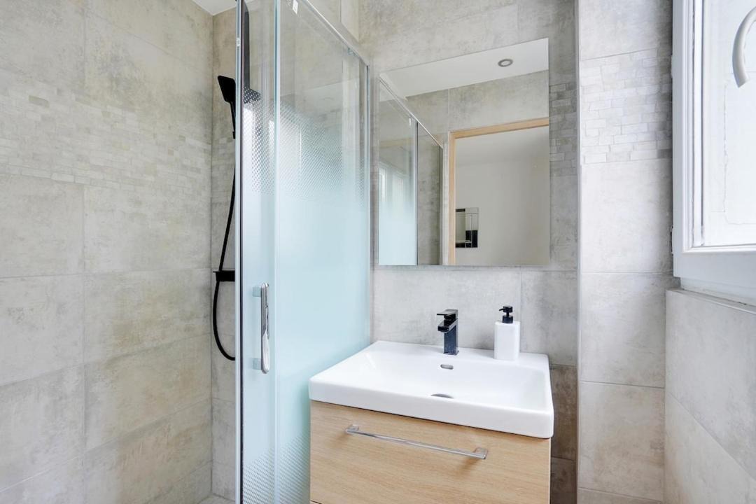 Photo of Bathroom in Aubervilliers