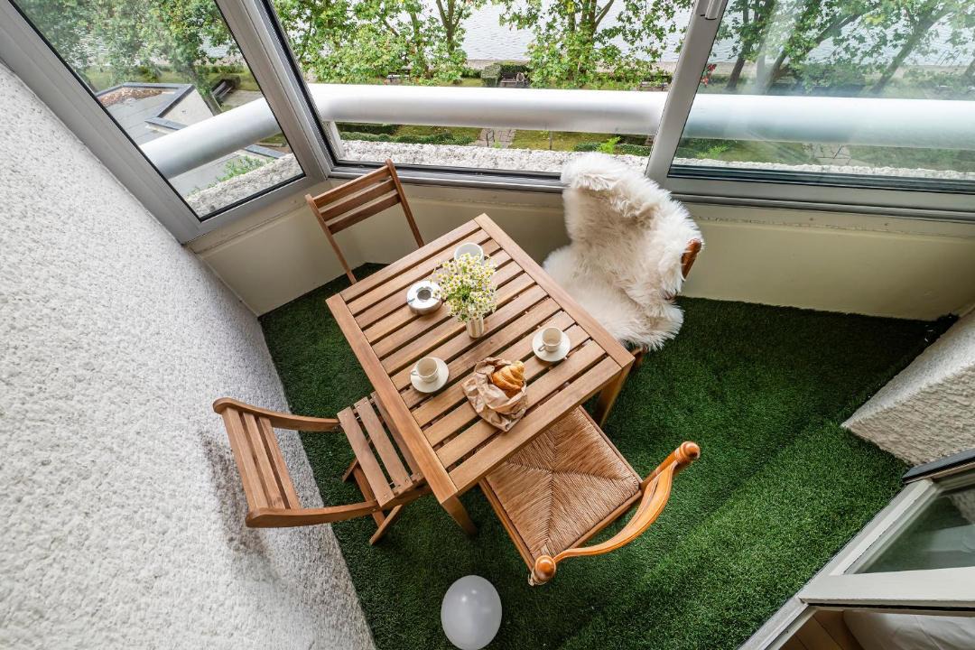 Photo of Patio Balcony in Front de Lac