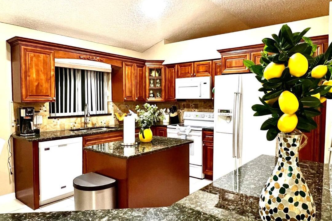 Photo of Kitchen in Town 'n' Country
