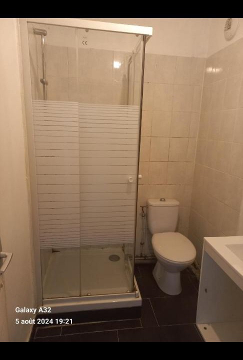 Photo of Bathroom in Combat