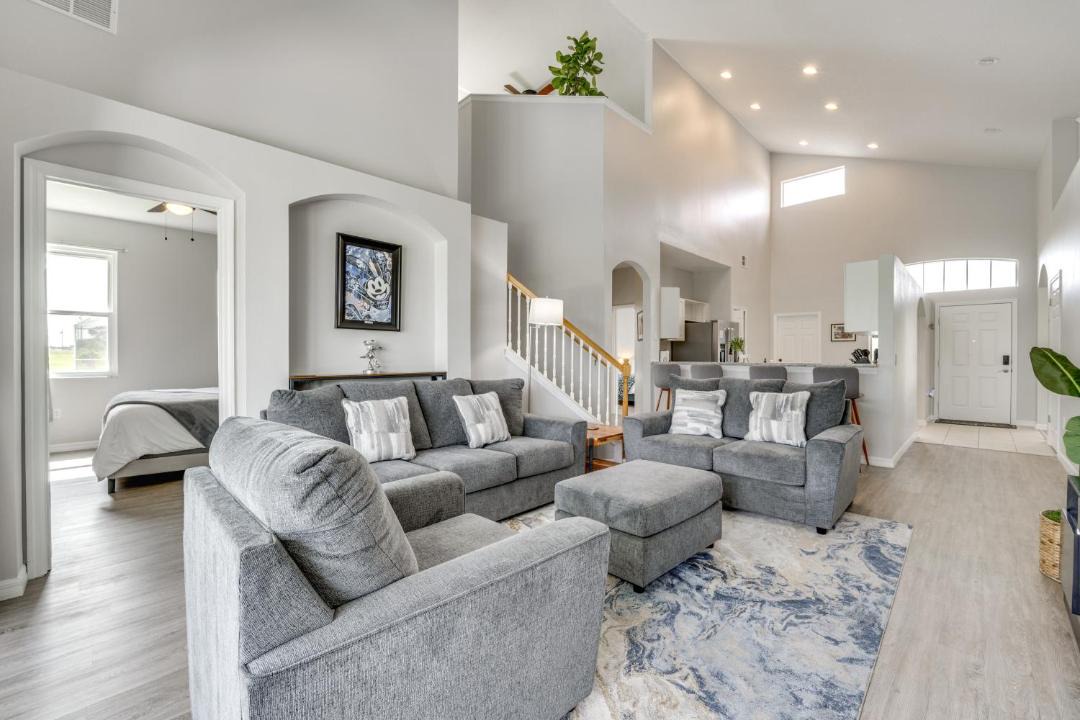 Photo of Livingroom in Westbury