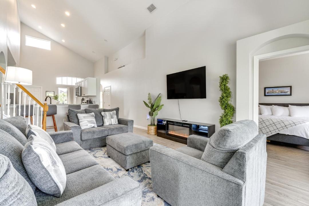 Photo of Livingroom in Westbury
