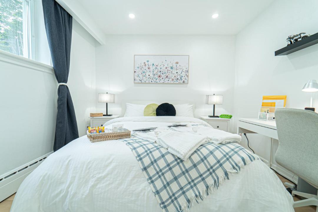 Photo of Bedroom in Bathurst Manor
