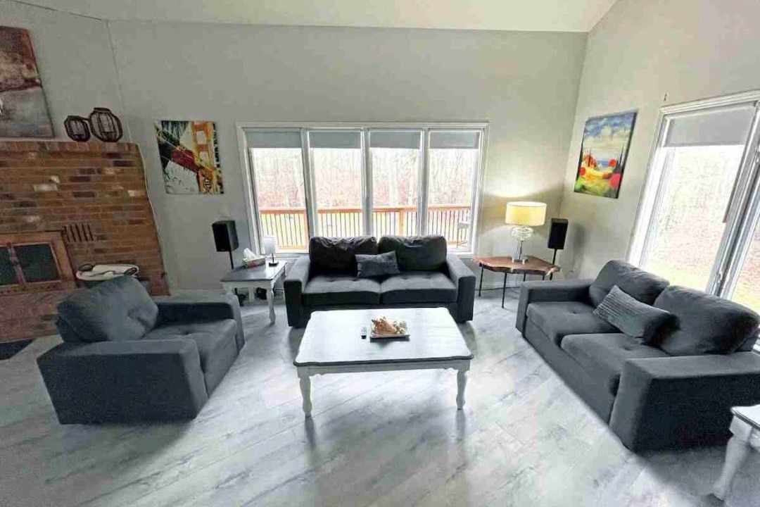 Photo of Livingroom in Cayuga