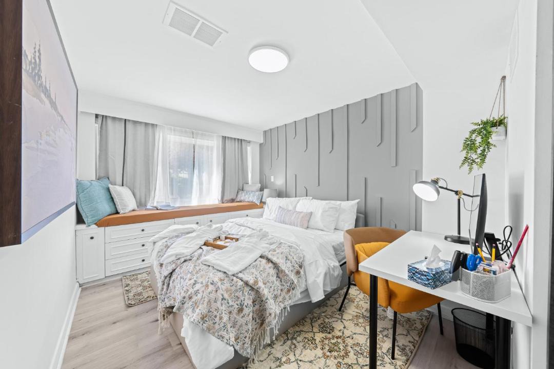 Photo of Bedroom in Bathurst Manor