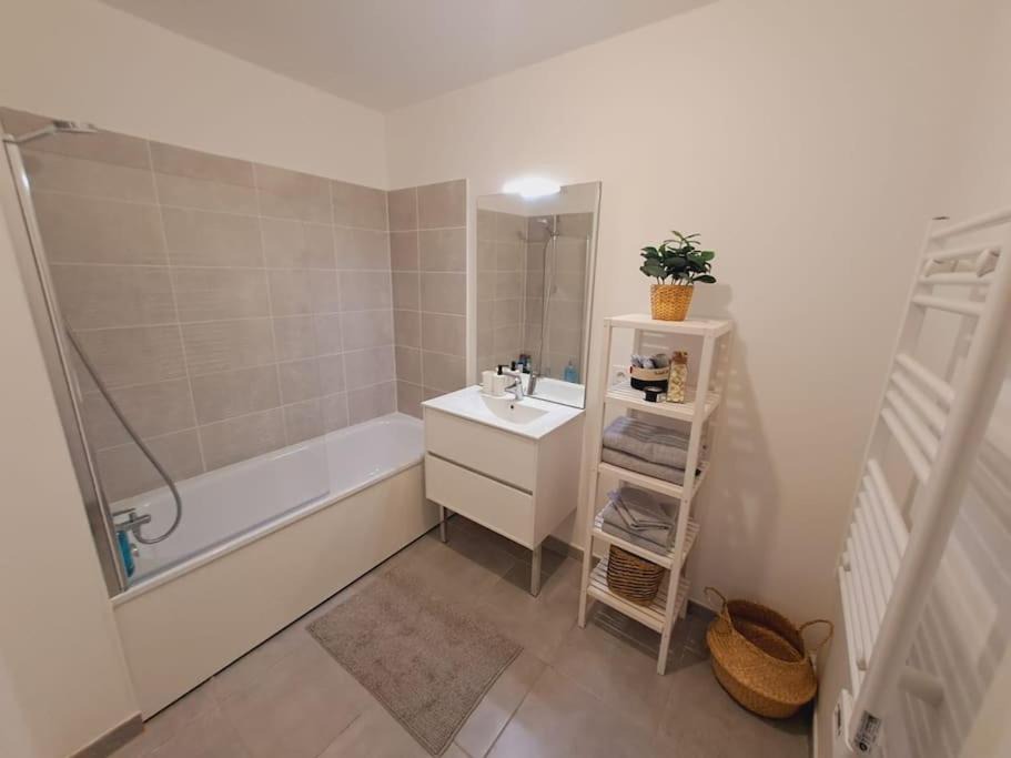 Photo of Bathroom in Le Blanc-Mesnil