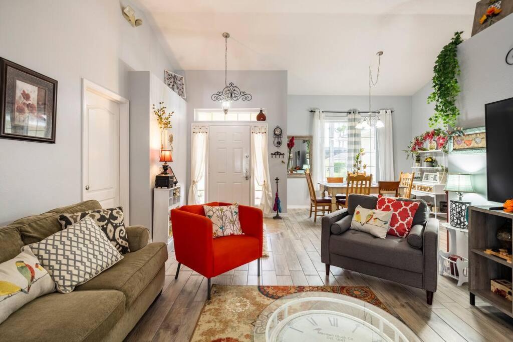 Photo of Livingroom in Tuscan Ridge
