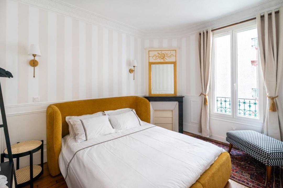 Photo of Bedroom in Saint-Lambert
