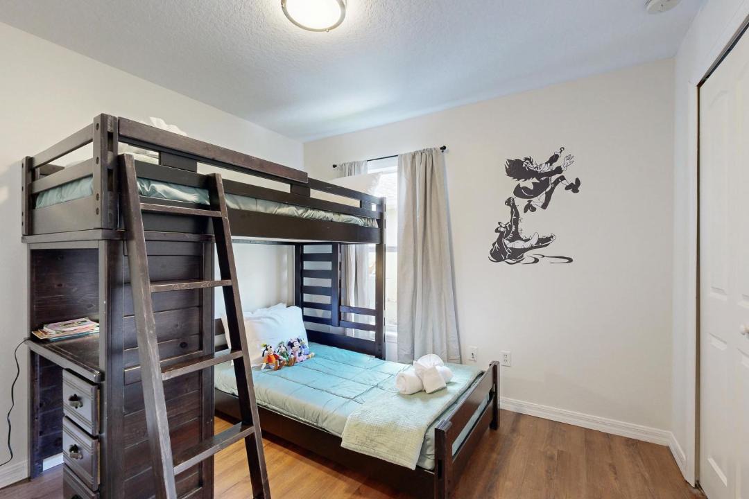 Photo of Bedroom in Sandy Ridge