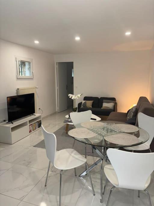 Photo of Livingroom in Joinville-le-Pont