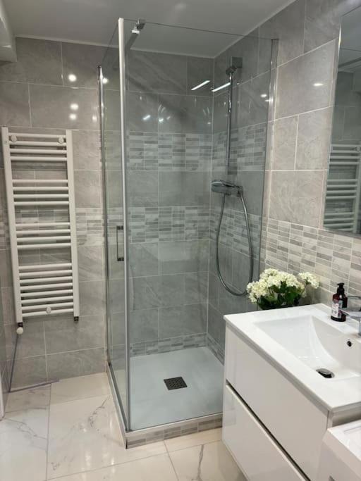 Photo of Bathroom in Joinville-le-Pont