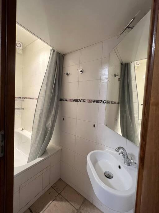 Photo of Bathroom in Combat