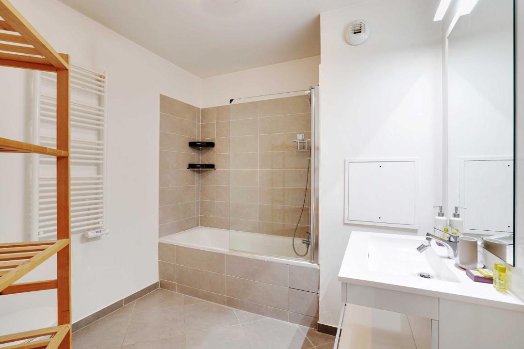 Photo of Bathroom in Les Puces de Saint-Ouen