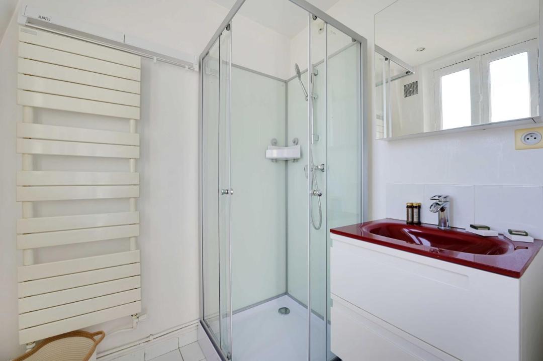 Photo of Bathroom in Grenelle