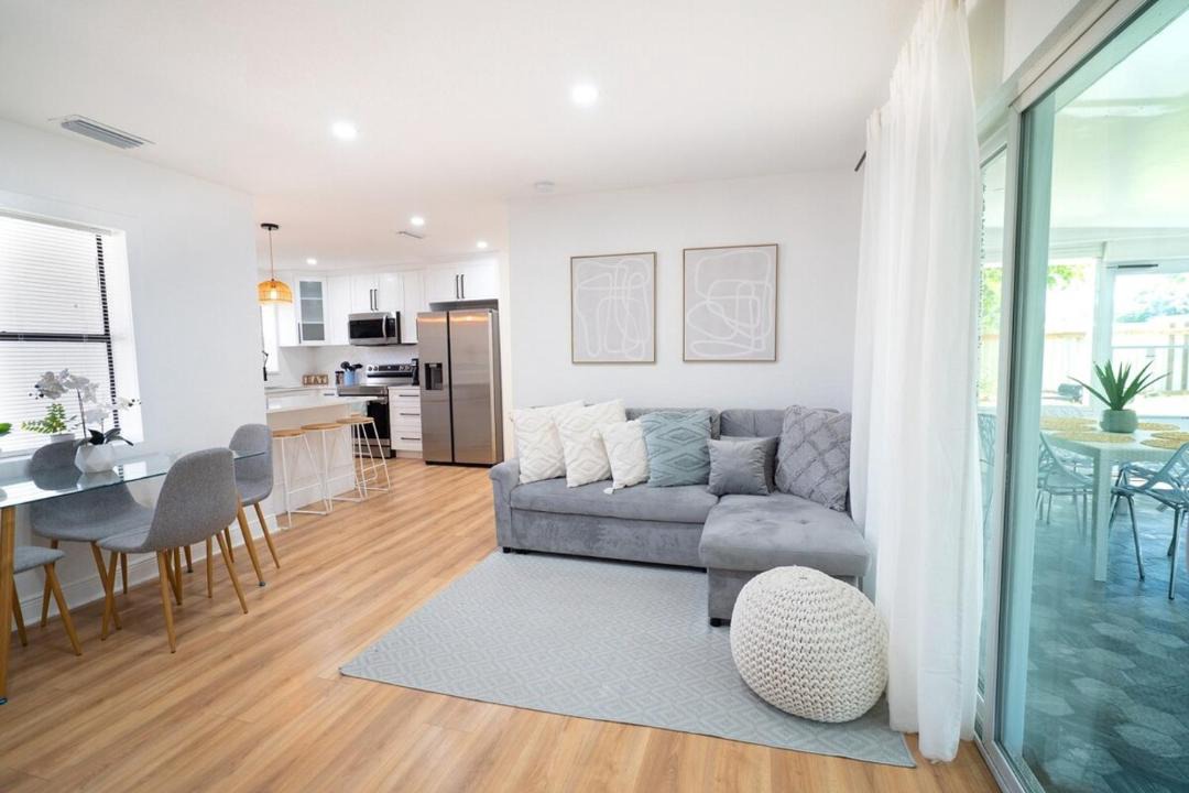 Photo of Livingroom in Meadowlawn