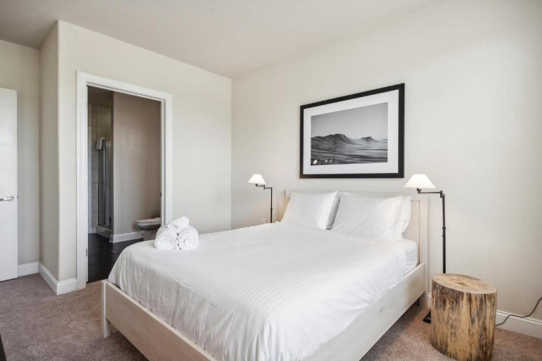 Photo of Bedroom in Florida Center North