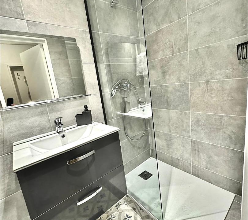 Photo of Bathroom in Stains