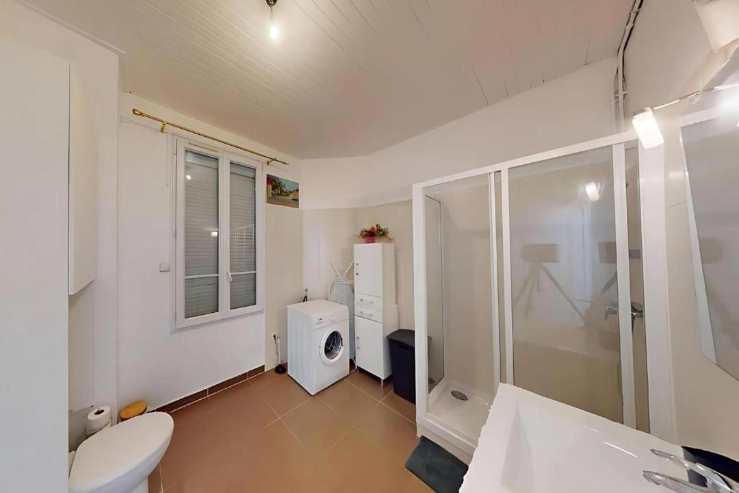 Photo of Bathroom in Le Perreux-sur-Marne