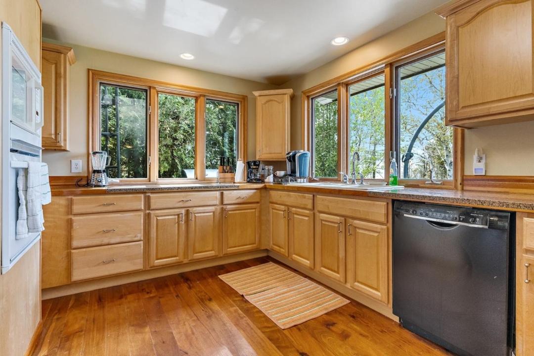 Photo of Kitchen in Tobermory