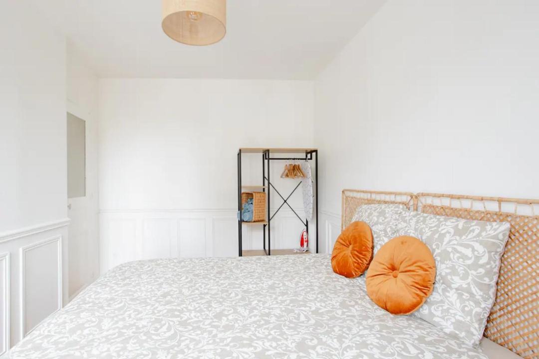 Photo of Bedroom in Suresnes
