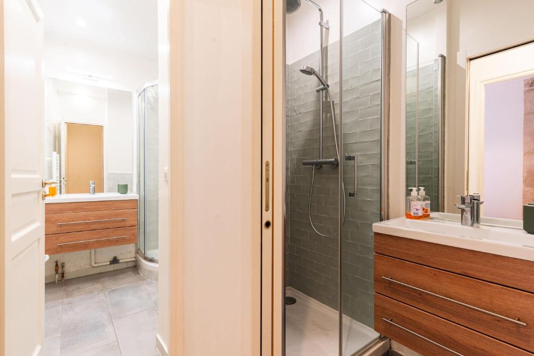 Photo of Bathroom in 17th Arrondissement