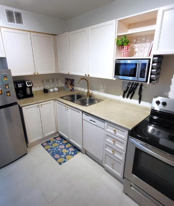 Photo of Kitchen in Church and Wellesley