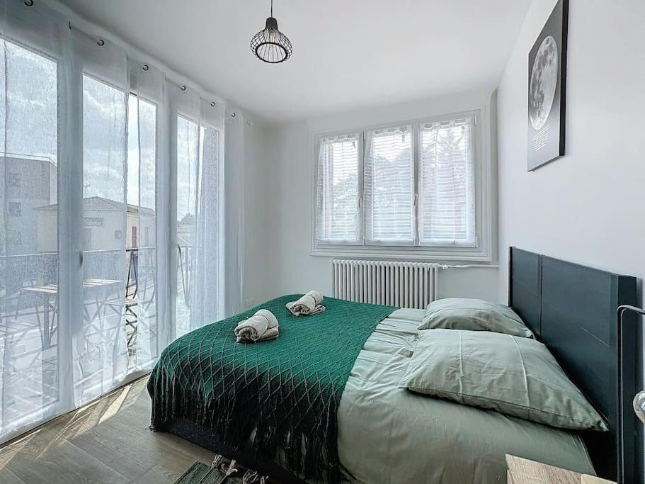 Photo of Bedroom in Neuilly-Plaisance