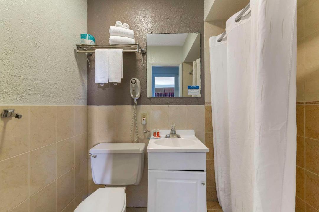 Photo of Bathroom in Royal Poinciana