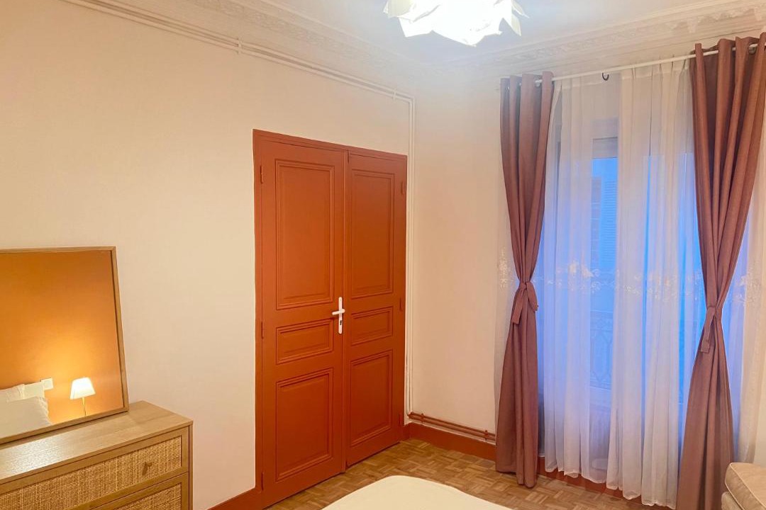 Photo of Bedroom in 8th Arrondissement