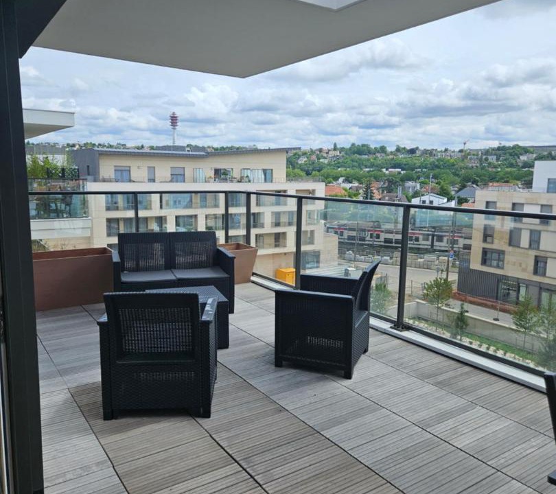 Photo of Patio Balcony in La Varenne Saint-Hilaire
