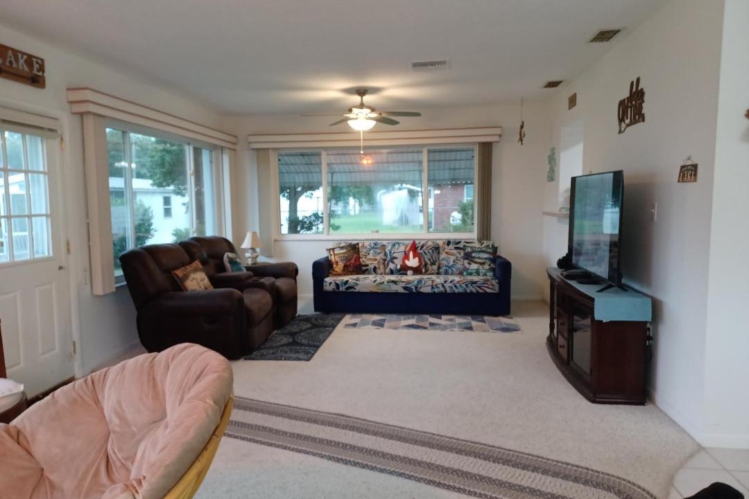 Photo of Livingroom in Highland