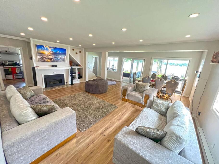 Photo of Livingroom in Orillia