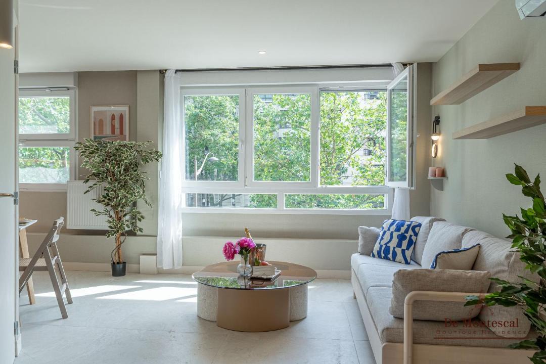 Photo of Livingroom in Notre-Dame-des-Champs