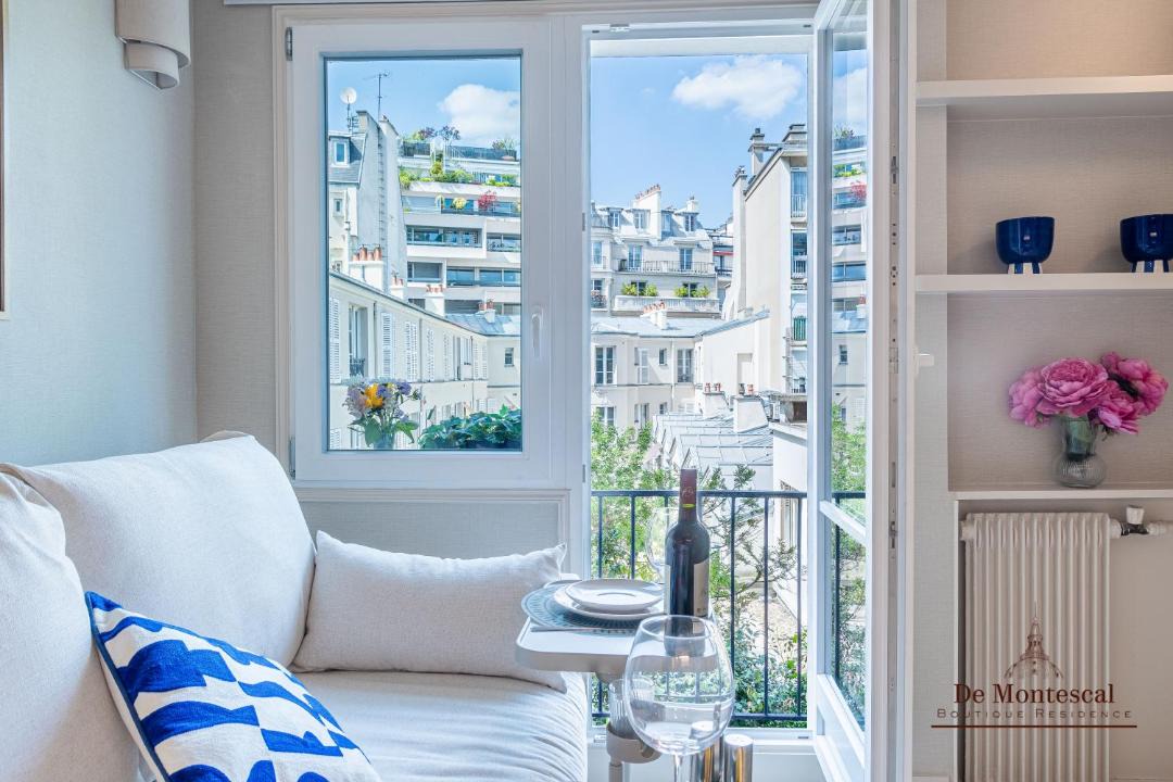 Photo of Livingroom in Notre-Dame-des-Champs