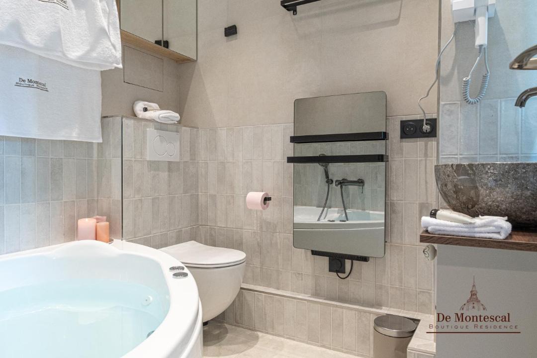 Photo of Bathroom in Notre-Dame-des-Champs
