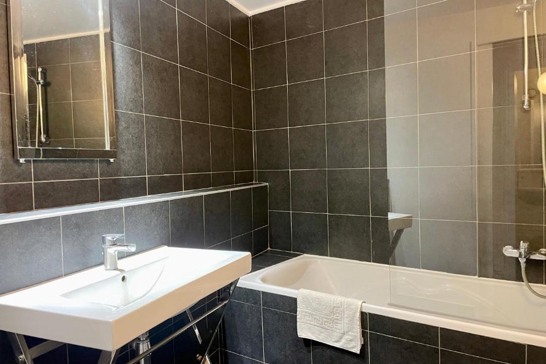 Photo of Bathroom in 7th Arrondissement