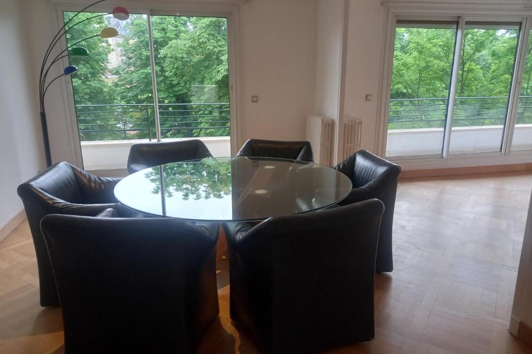Photo of Others in Neuilly-sur-Seine