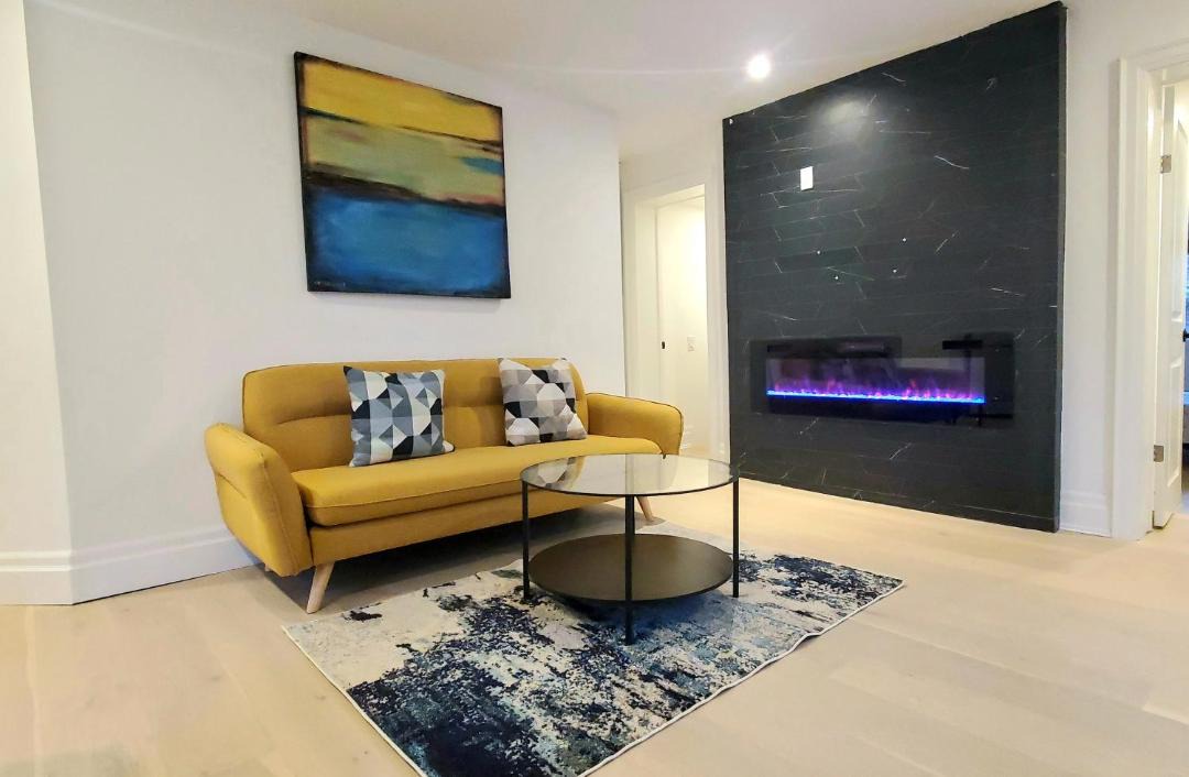 Photo of Livingroom in Bathurst Manor