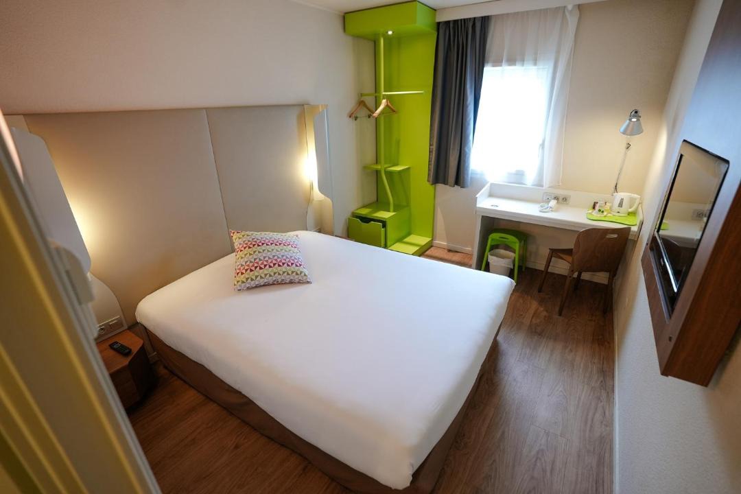 Photo of Bedroom in Roissy-en-France