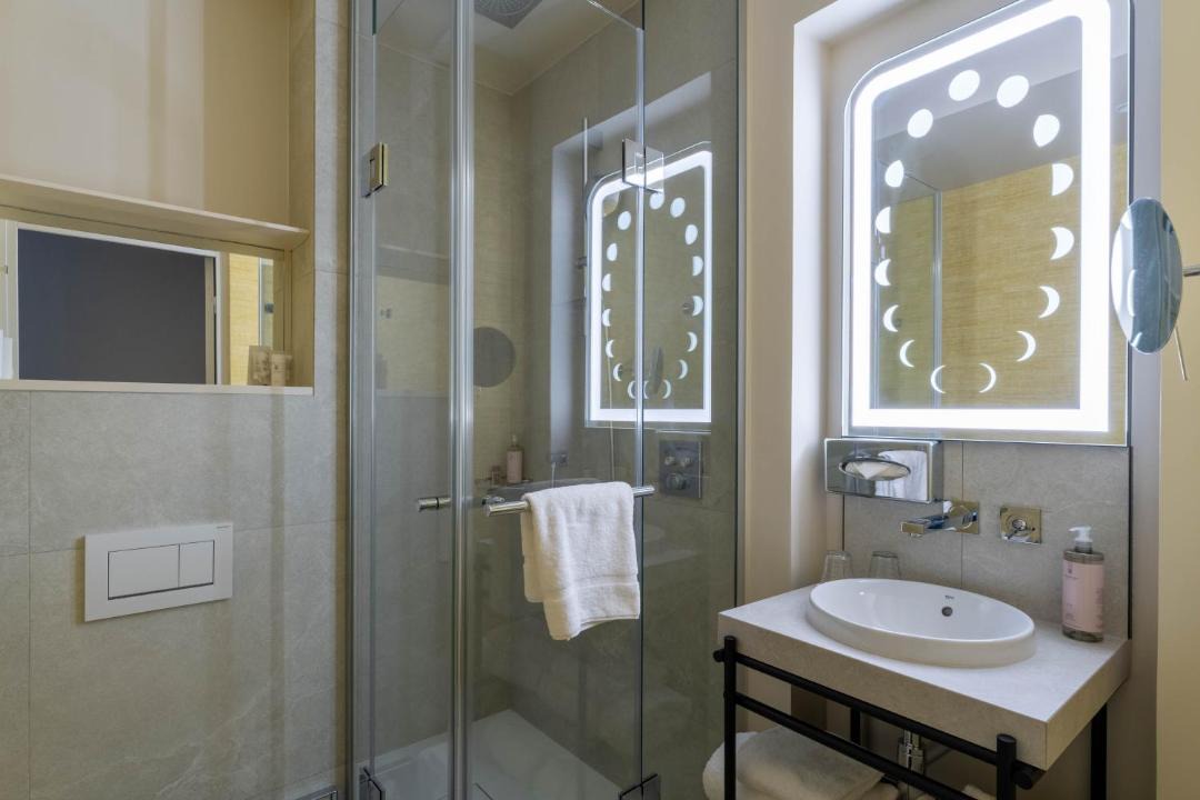 Photo of Bathroom in Chaussee-d'Antin