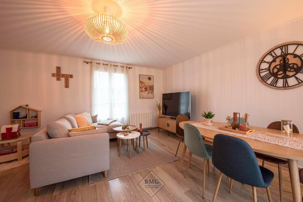 Photo of Livingroom in Magny-le-Hongre