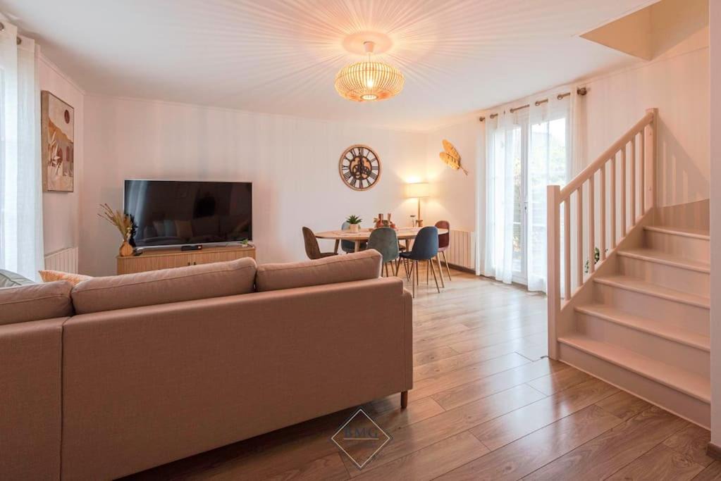 Photo of Livingroom in Magny-le-Hongre