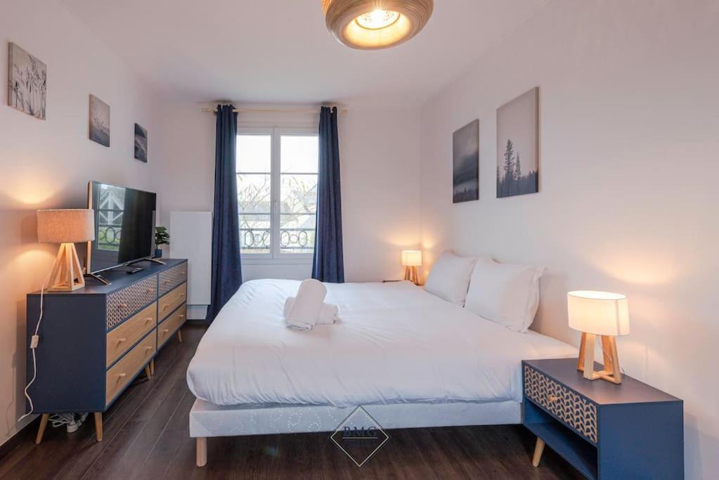 Photo of Bedroom in Magny-le-Hongre
