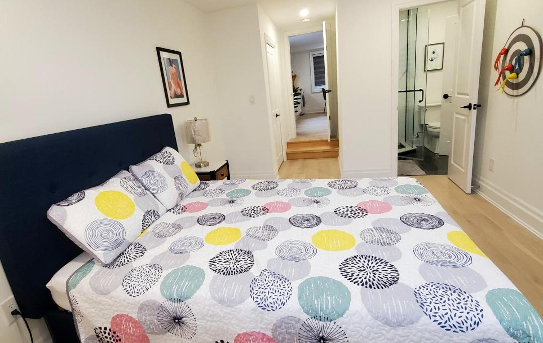 Photo of Bedroom in Bathurst Manor