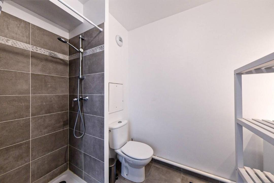 Photo of Bathroom in Villeneuve-Saint-Denis