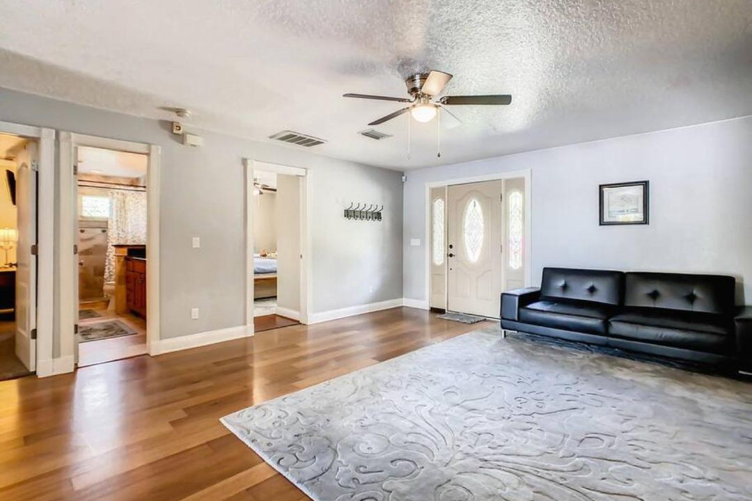 Photo of Livingroom in Fairvilla