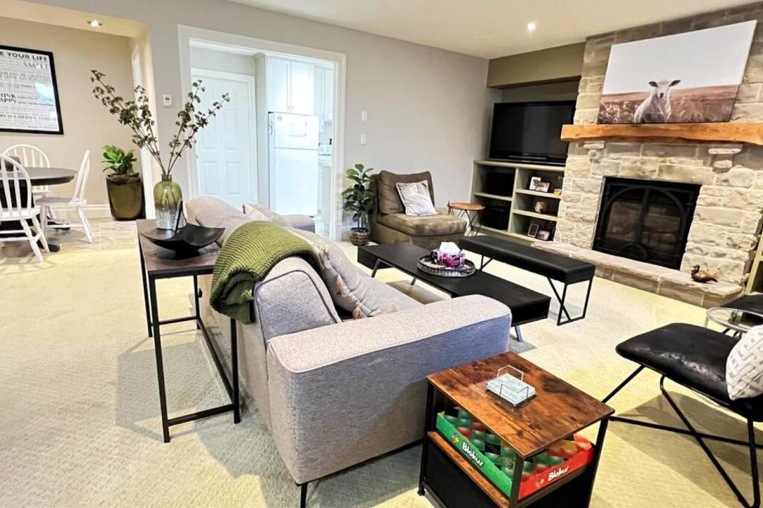 Photo of Livingroom in Guelph/Eramosa